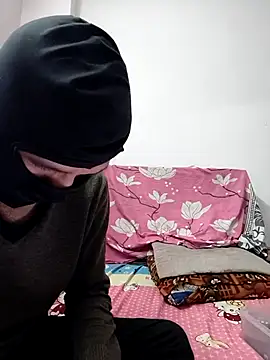 Snapshot of couple00795 chatting on December 2024 04:07:02 AM couple00795 online show from December 2024 04:07:02 AM