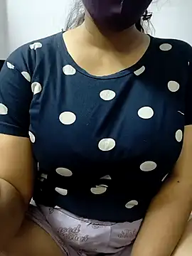 Snapshot of couple00795 chatting on December 2024 10:02:01 PM couple00795 online show from December 2024 10:02:01 PM