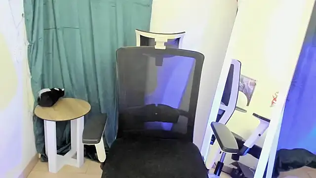 Snapshot of Hanna_Way chatting on March 2025 05:06:02 PM Hanna Way online show from March 2025 05:06:02 PM