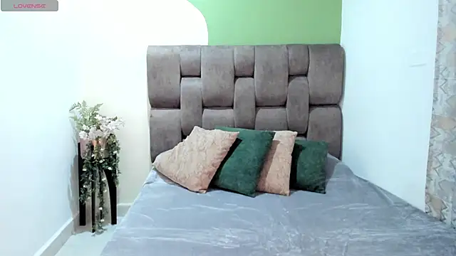  nina sweet online show from November 2025 12:05:02 PM