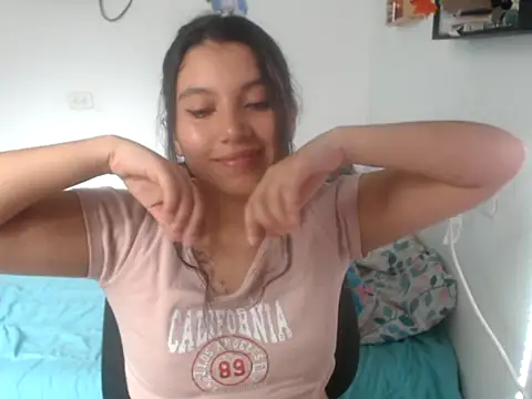 HannaKlein online show from October 2025 06:00:01 PM