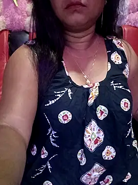 Snapshot of ella_mariya chatting on April 2026 07:17:02 PM ella mariya online show from April 2026 07:17:02 PM