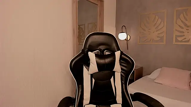 caro03x online show from November 2025 02:12:01 AM