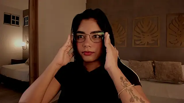 caro03x online show from April 2026 02:17:01 AM