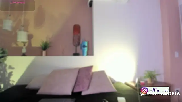 Snapshot of Ally_addams chatting on September 2025 04:08:01 AM Ally addams online show from September 2025 04:08:01 AM