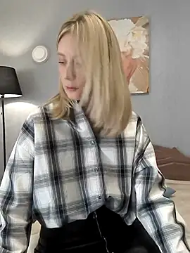 AvelinaLeoni online show from April 2026 06:58:01 AM