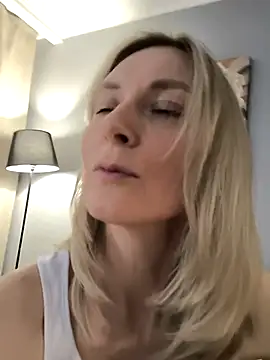 AvelinaLeoni online show from March 2026 07:48:02 AM