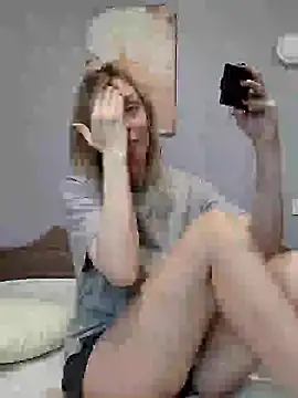 Snapshot of AvelinaLeoni chatting on December 2024 06:57:02 AM AvelinaLeoni online show from December 2024 06:57:02 AM