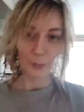 Snapshot of AvelinaLeoni chatting on December 2024 05:48:01 AM AvelinaLeoni online show from December 2024 05:48:01 AM