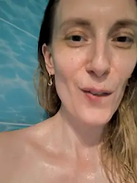 AvelinaLeoni online show from November 2025 07:17:01 PM