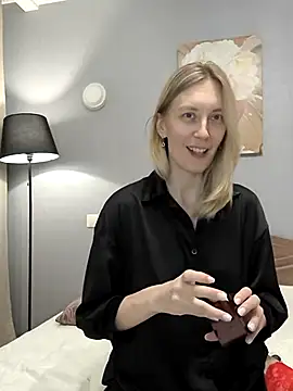 Snapshot of AvelinaLeoni chatting on October 2025 07:09:01 AM AvelinaLeoni online show from October 2025 07:09:01 AM