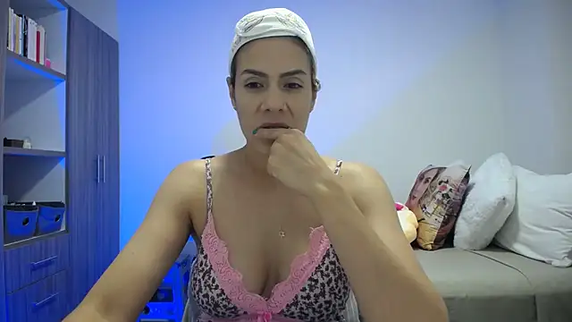 candydowson1 online show from March 2026 10:43:01 PM