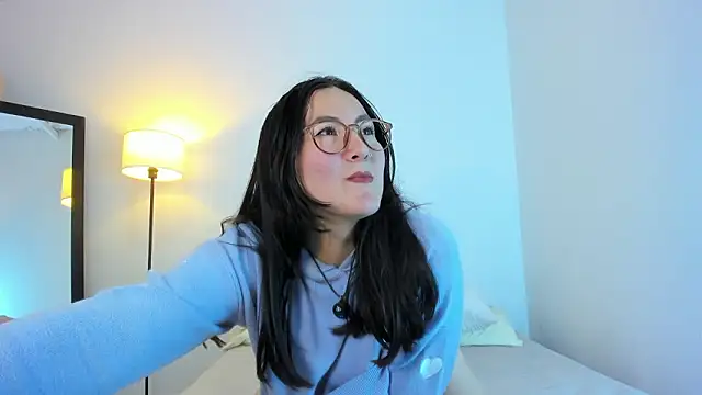 Elle Lee  online show from March 2026 12:50:02 AM