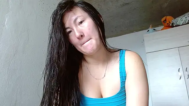 Elle Lee  online show from July 2026 02:07:02 PM