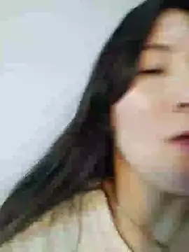 Snapshot of Elle_Lee_ chatting on February 2025 04:39:02 PM Elle Lee online show from February 2025 04:39:02 PM