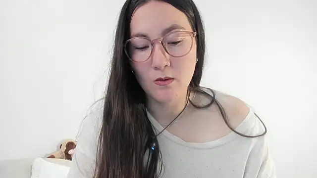 Snapshot of Elle_Lee_ chatting on September 2025 02:45:02 PM Elle Lee online show from September 2025 02:45:02 PM