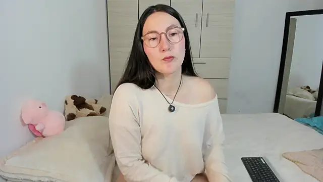 Snapshot of Elle_Lee_ chatting on September 2025 02:17:02 PM Elle Lee online show from September 2025 02:17:02 PM
