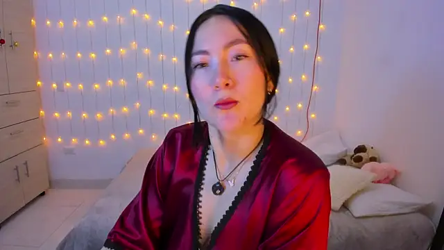 Snapshot of Elle_Lee_ chatting on December 2025 03:16:01 PM Elle Lee online show from December 2025 03:16:01 PM