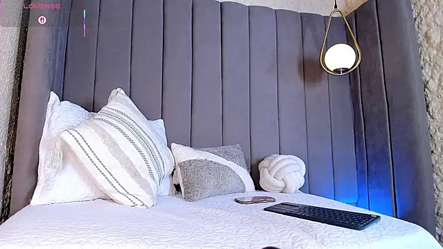 Elise Diamond online show from February 2026 09:57:01 PM