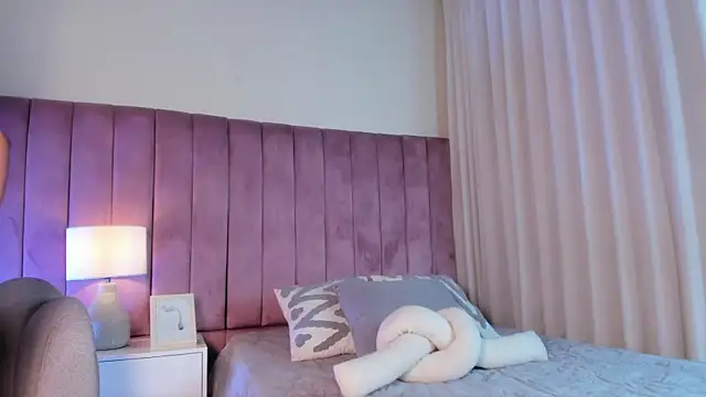 Elise Diamond online show from April 2026 02:13:02 AM