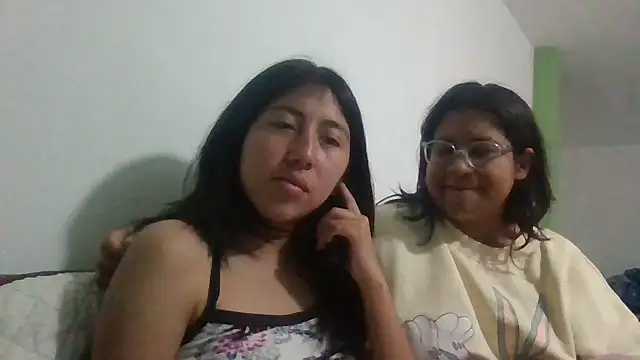 sarah12333 online show from June 2026 03:22:02 AM