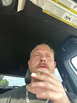 Mcpussypounder211 online show from June 2026 10:09:01 PM