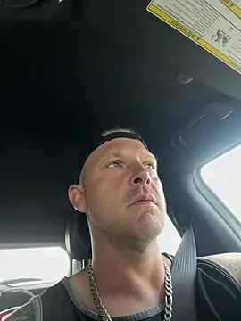 Mcpussypounder211 online show from July 2026 09:37:01 PM