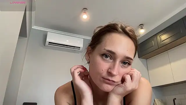 Pavlyna online show from September 2025 01:45:02 PM