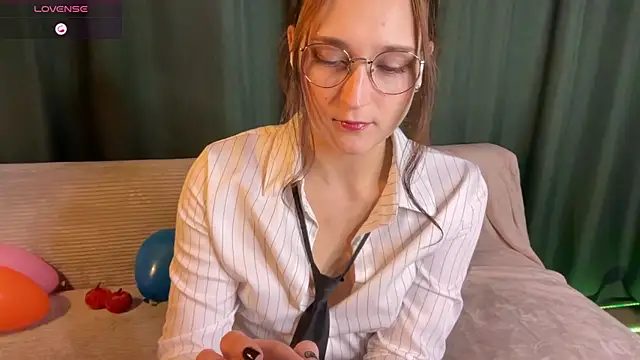 Pavlyna online show from October 2025 03:41:01 PM