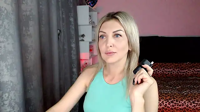 Amelia Harper online show from October 2025 01:34:01 PM