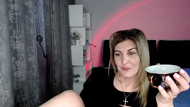 Amelia Harper online show from March 2025 05:49:02 PM