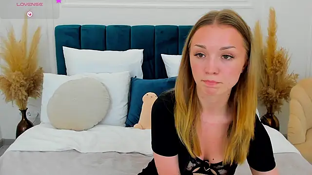 Snapshot of VirginOlly chatting on June 2026 12:24:02 PM VirginOlly online show from June 2026 12:24:02 PM