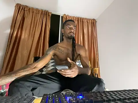 Malkon Big online show from December 2025 04:03:02 AM