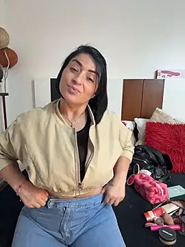 karenlennox1 online show from April 2026 01:45:01 AM