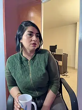 karenlennox1 online show from March 2026 10:44:01 PM