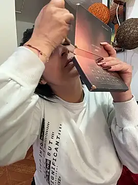 karenlennox1 online show from January 2026 09:33:02 PM