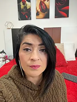 Snapshot of karenlennox1 chatting on June 2026 11:24:02 PM karenlennox1 online show from June 2026 11:24:02 PM