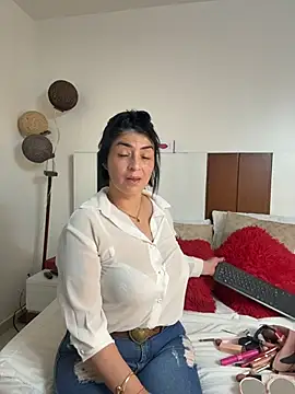 karenlennox1 online show from May 2026 06:10:01 PM