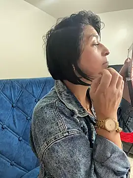 karenlennox1 online show from February 2026 08:31:02 PM