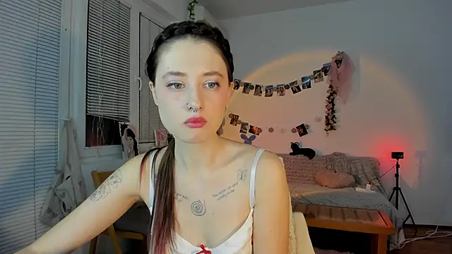 Jenny darling love online show from February 2025 07:07:01 PM