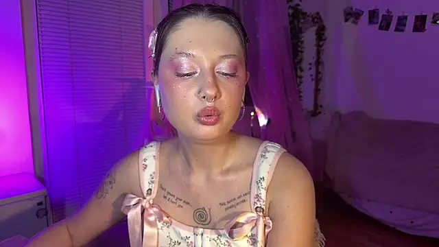Jenny darling love online show from May 2026 06:39:01 PM