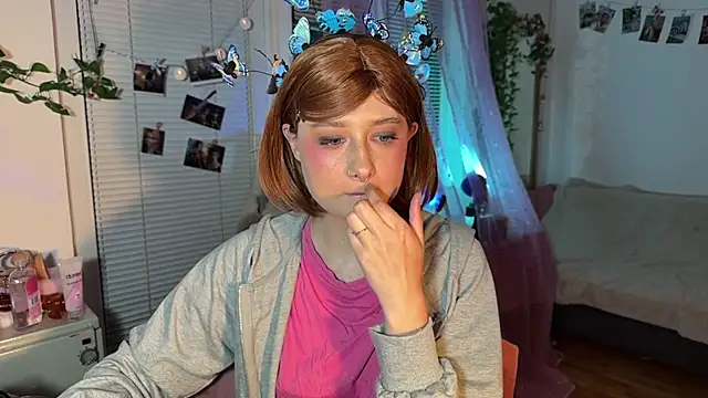 Jenny darling love online show from May 2026 06:11:02 PM