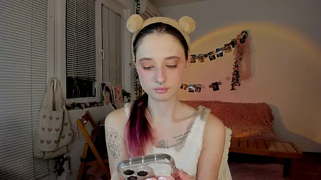 Jenny darling love online show from December 2024 07:44:01 PM