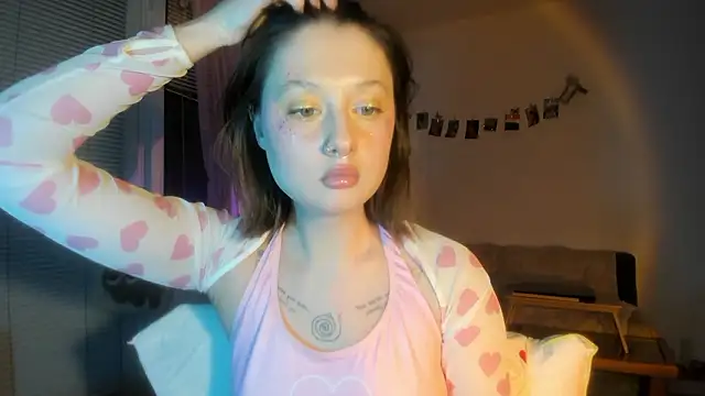 Jenny darling love online show from March 2026 07:06:02 PM