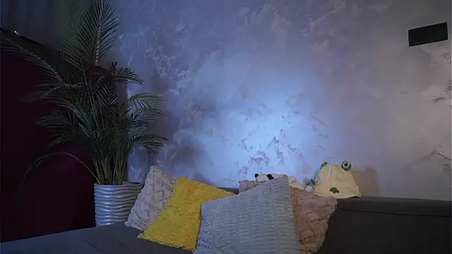 EdlinHargus online show from April 2026 02:18:01 AM