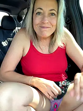 Cherry-red-xo online show from September 2025 03:59:01 PM