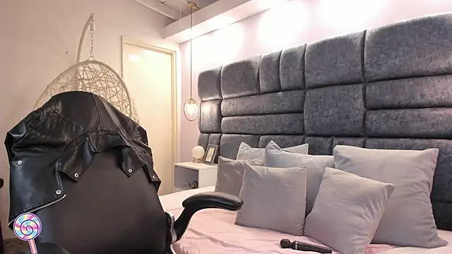 sagitariuus girll online show from February 2026 10:32:01 PM