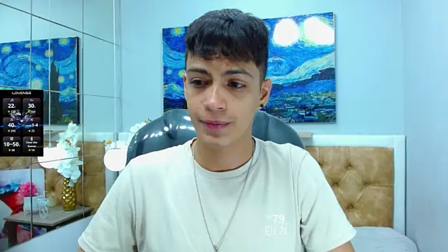 Snapshot of SkinnyBoy_ chatting on October 2025 12:38:02 PM SkinnyBoy online show from October 2025 12:38:02 PM