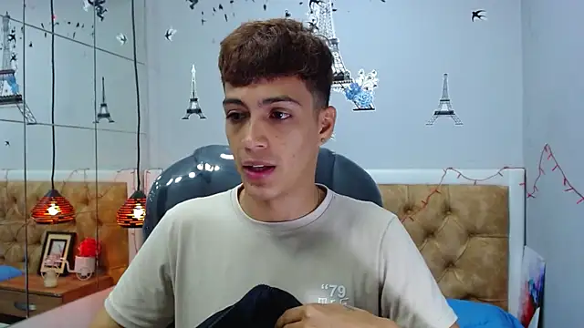 Snapshot of SkinnyBoy_ chatting on March 2025 01:25:02 PM SkinnyBoy online show from March 2025 01:25:02 PM