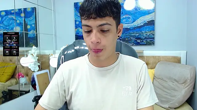Snapshot of SkinnyBoy_ chatting on September 2025 12:33:01 PM SkinnyBoy online show from September 2025 12:33:01 PM